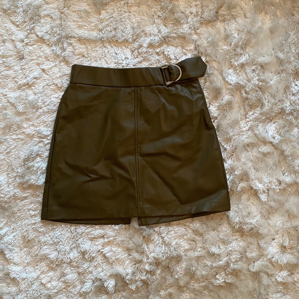 NWOT ZARA faux leather mini skirt